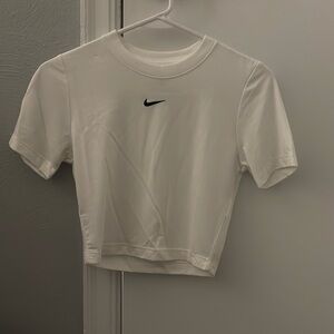 Cropped Nike workout shirt